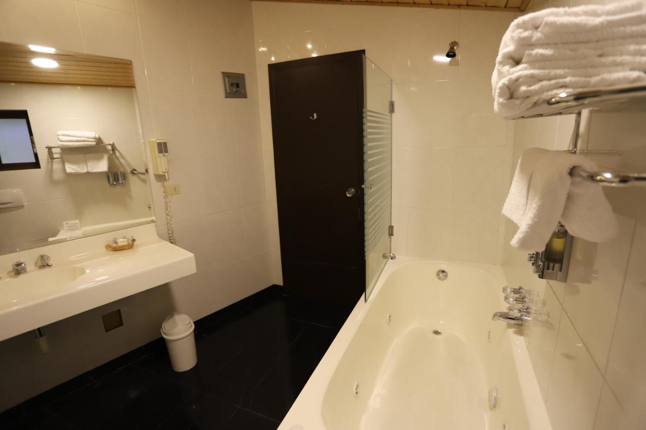 Hotel Andino Club - Hotel Asociado Casa Andina 瓦拉斯 外观 照片
